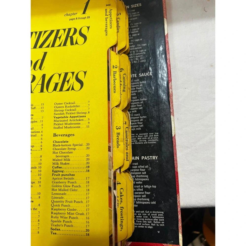 Better Homes and Gardens New Cook Book 1974 Gingham Plaid Binder 8th Edition‎